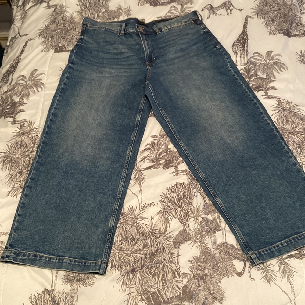 Banana Republic wide leg jeans 💙